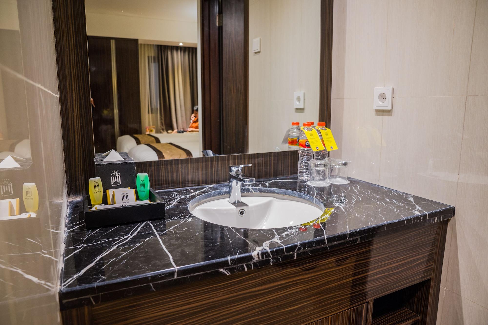 The Atrium Hotel&Resort Yogyakarta Melati Kültér fotó