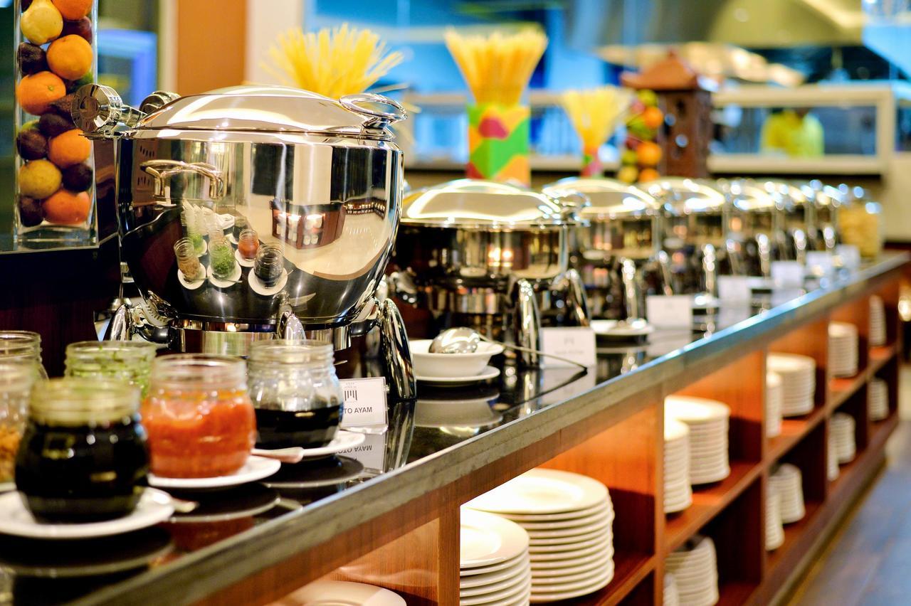 The Atrium Hotel&Resort Yogyakarta Melati Kültér fotó