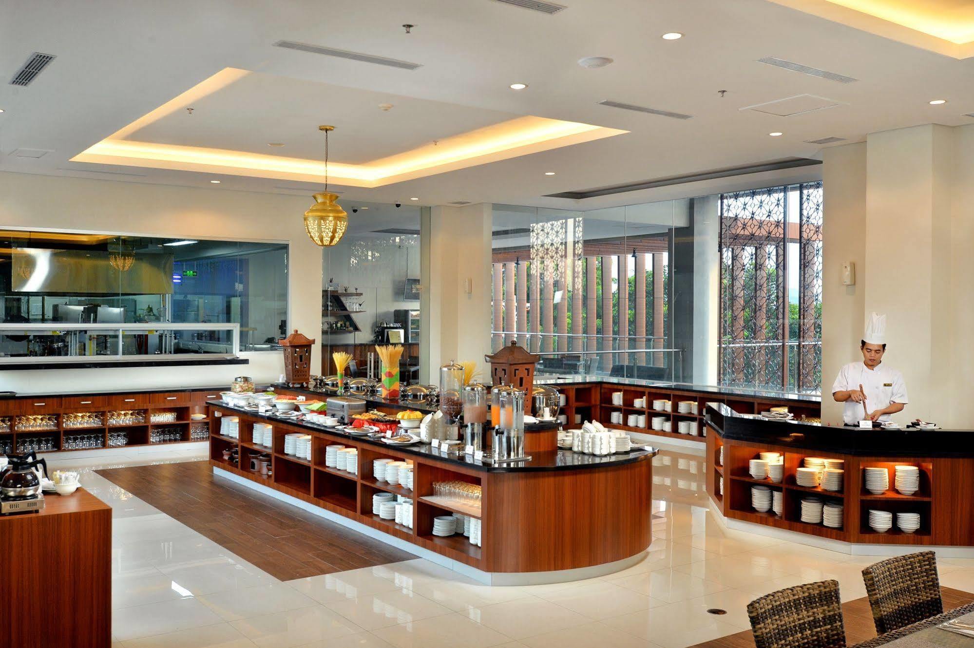 The Atrium Hotel&Resort Yogyakarta Melati Kültér fotó