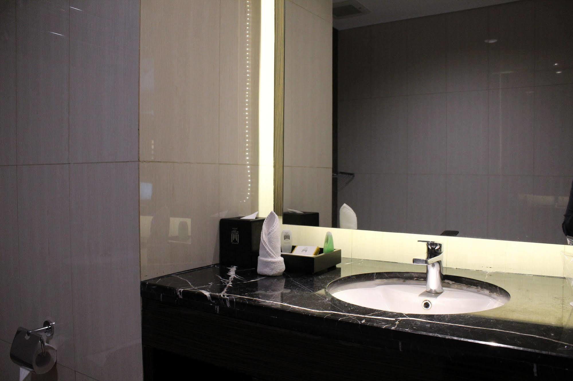 The Atrium Hotel&Resort Yogyakarta Melati Kültér fotó