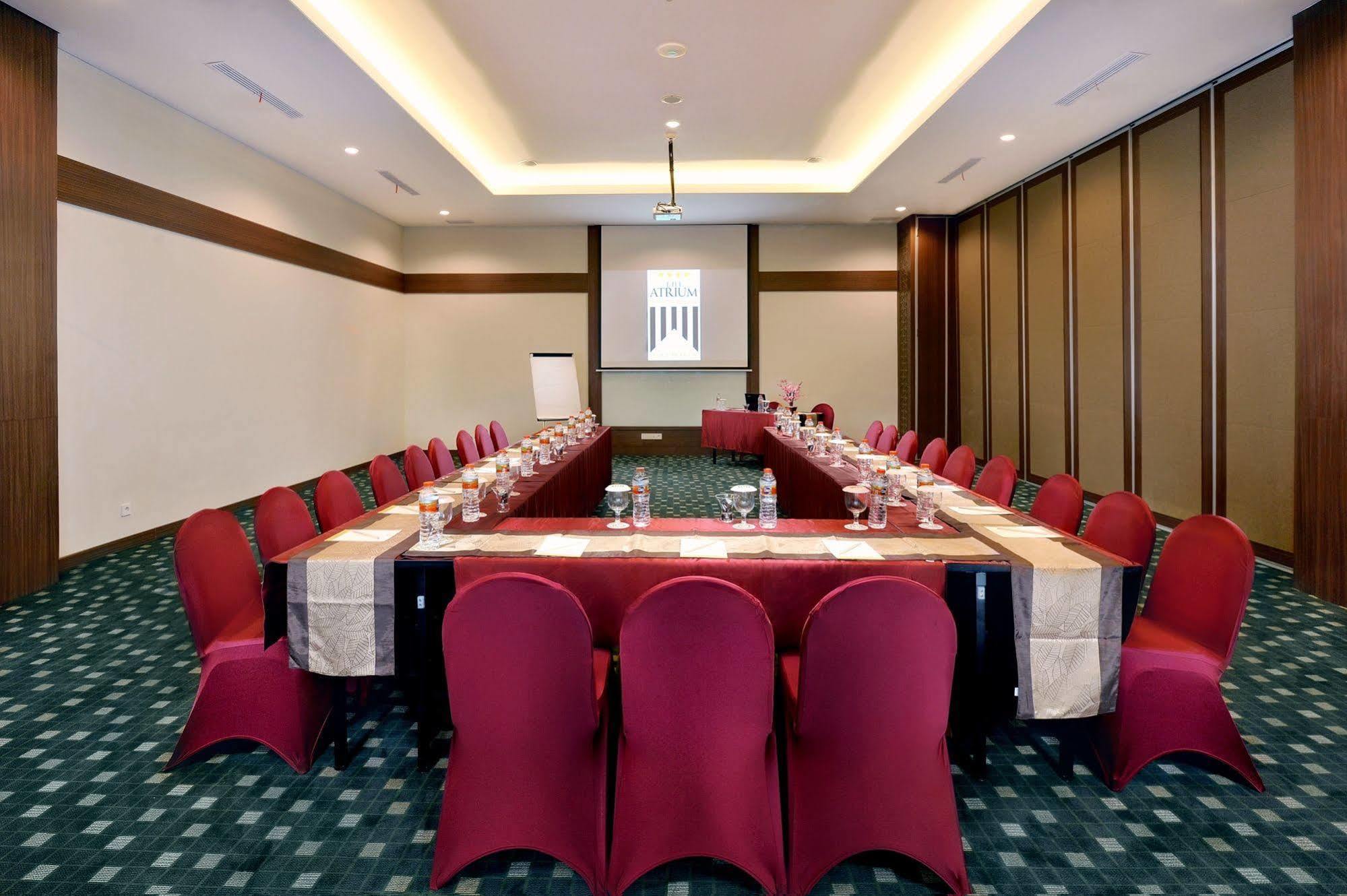 The Atrium Hotel&Resort Yogyakarta Melati Kültér fotó