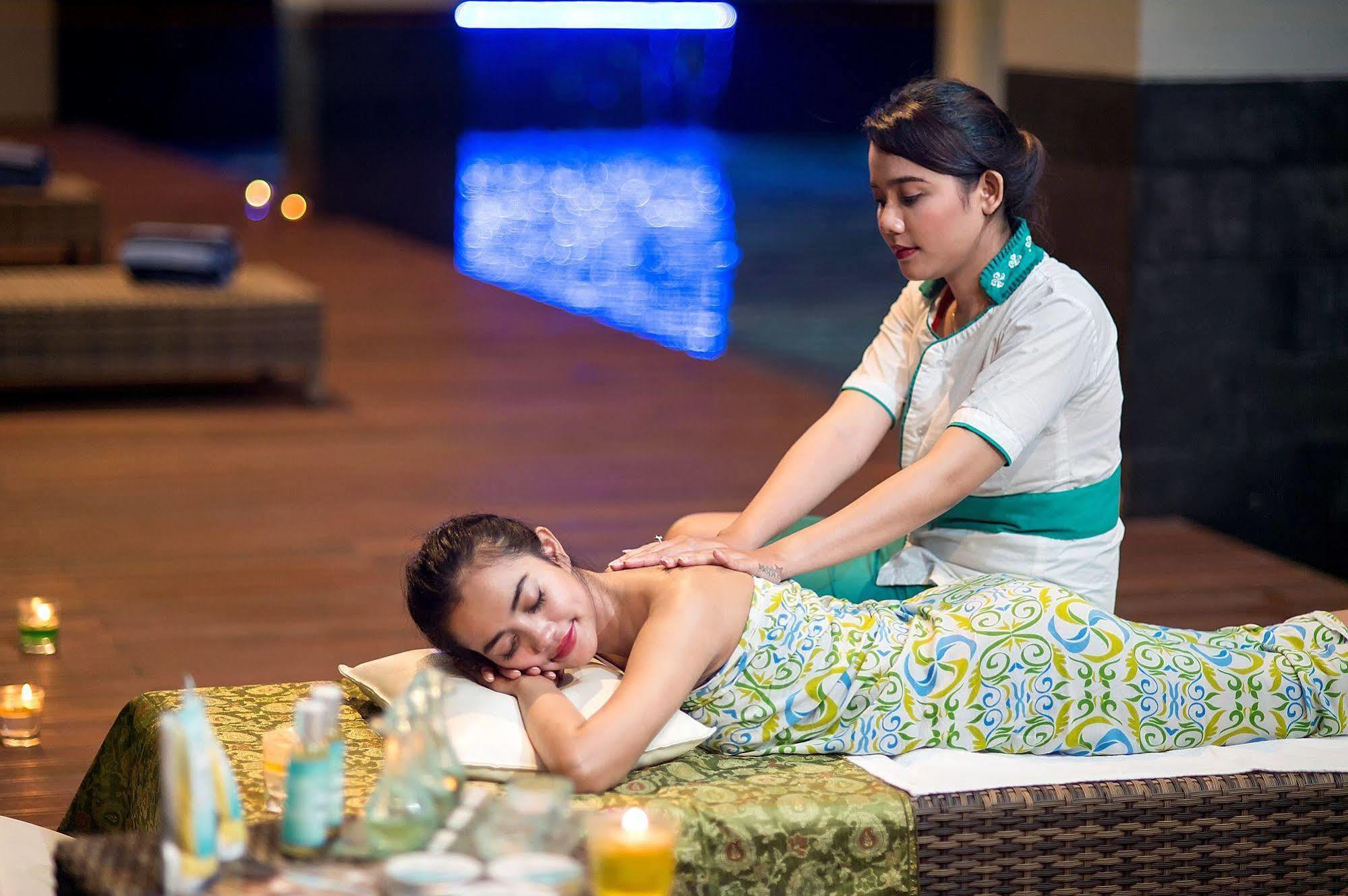 The Atrium Hotel&Resort Yogyakarta Melati Kültér fotó