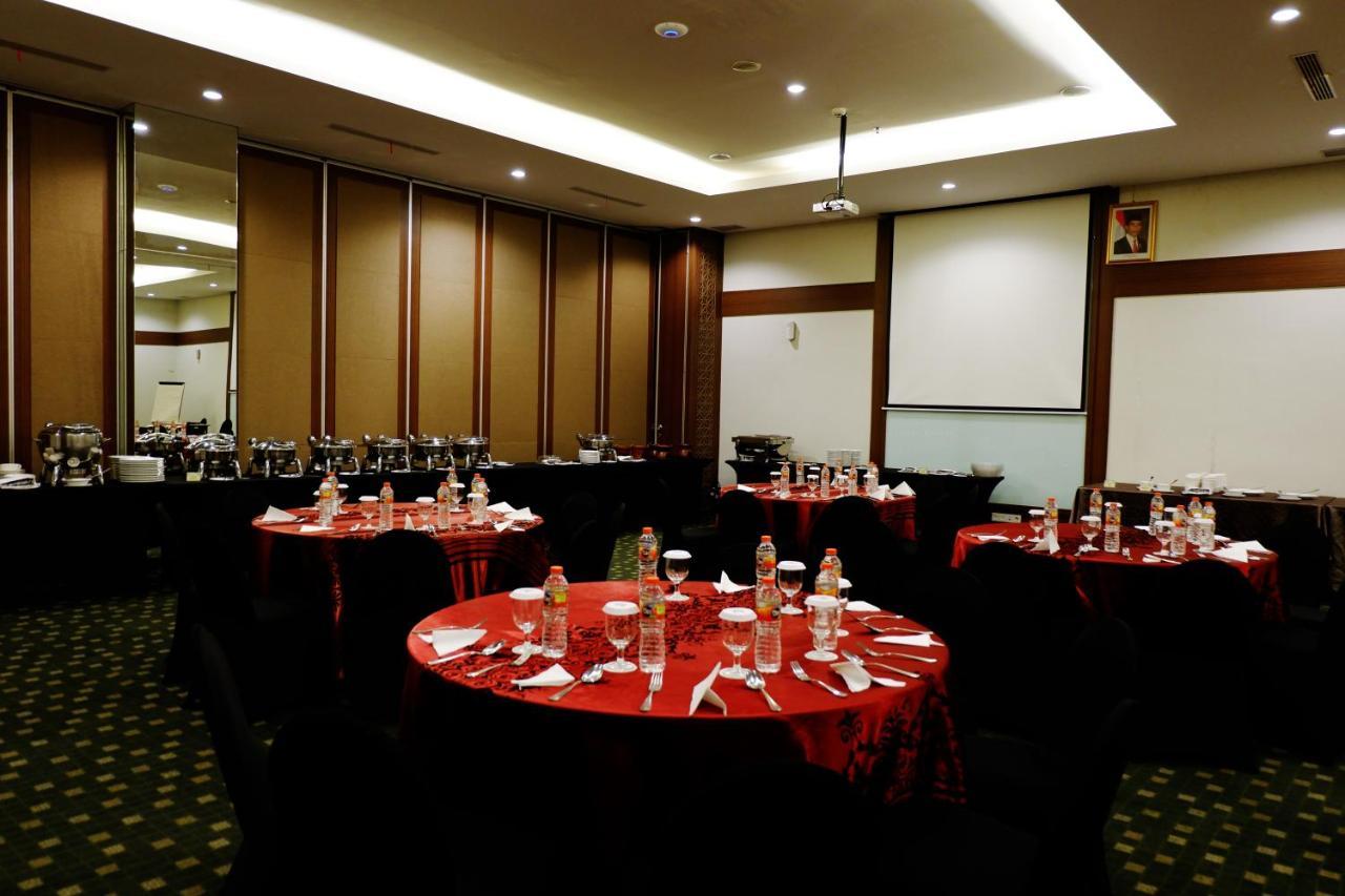 The Atrium Hotel&Resort Yogyakarta Melati Kültér fotó